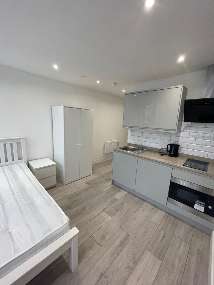 Additional image 3 of Studio Flat, Queens Road, CV1, N1 7GU