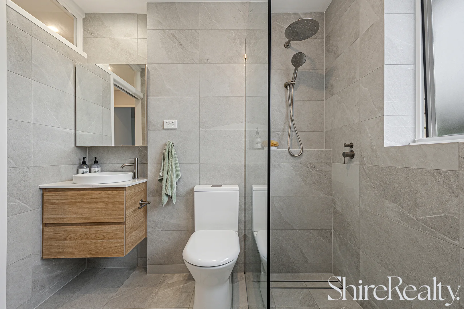 Additional image 8 of 13/35 Surfview Road, Mona Vale NSW 2103