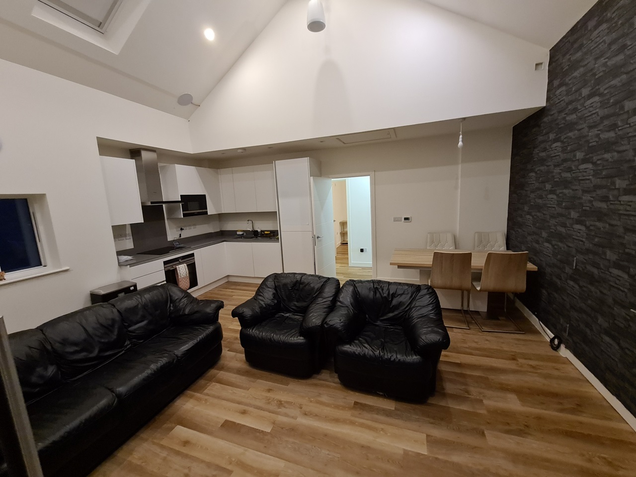 2 Bed Flat, Mill End Road, CB1, N1 7GU photo 3
