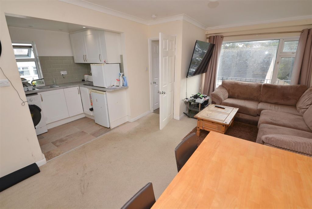 Additional image 2 of 2 bed flat for saleMilford Street, Saundersfoot SA69