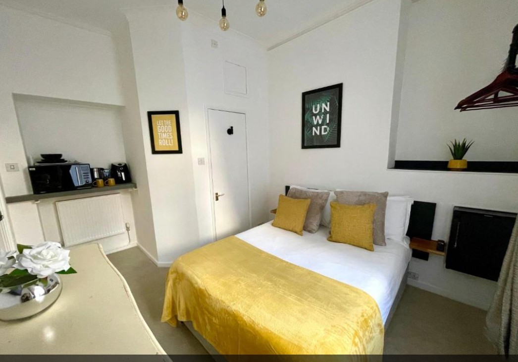 1 Bed Flat, Hotel Rooms Ensuite, BN2, N1 7GU