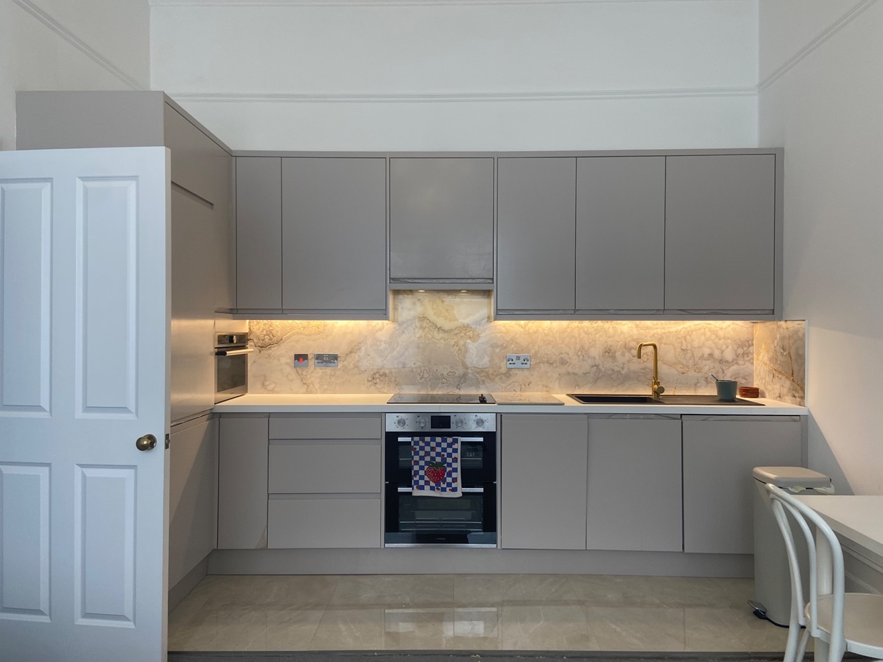 2 Bed Flat, Castletown Road, W14, N1 7GU photo 4
