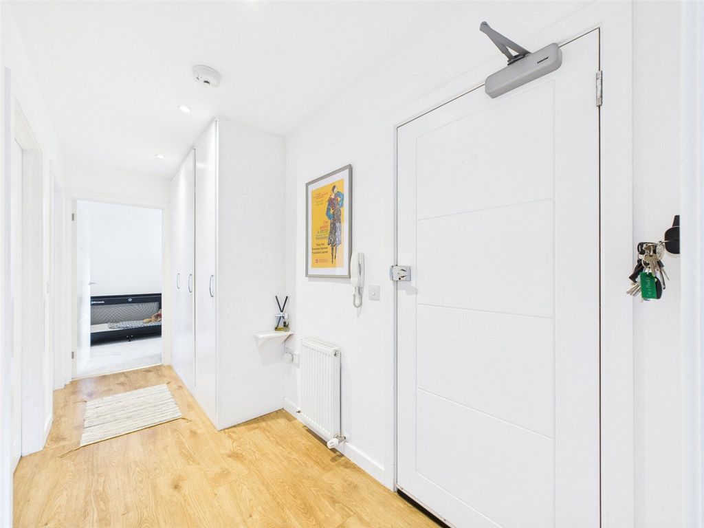 Additional image 6 of 2 bed flat for saleFernleigh Road, Wadebridge, Cornwall PL27