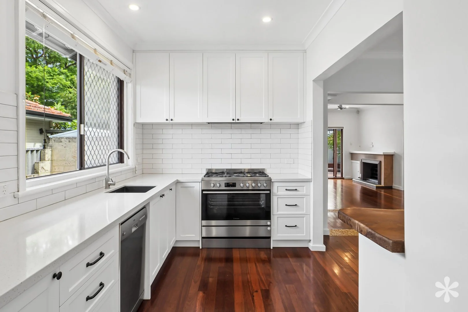 1/12 Talbot Avenue, Como WA 6152