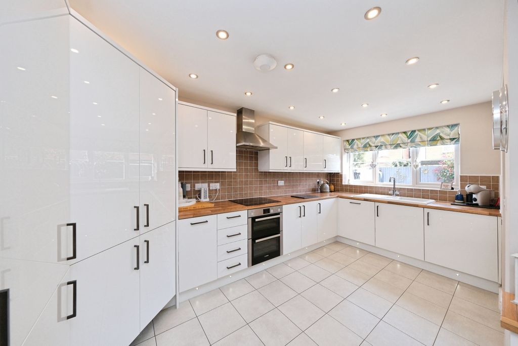 Additional image 2 of 4 bed detached house for saleThe Wickets, Mansfield NG20