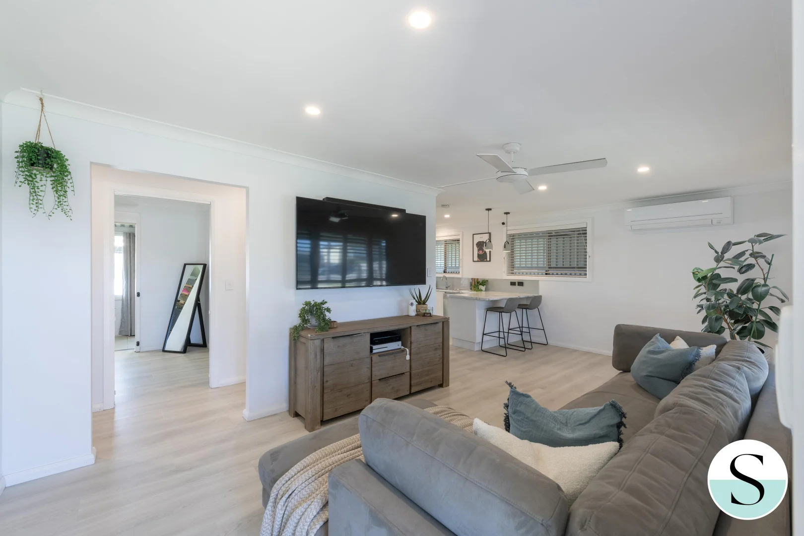 Additional image 2 of 18 Goobarabah Avenue, Gorokan NSW 2263
