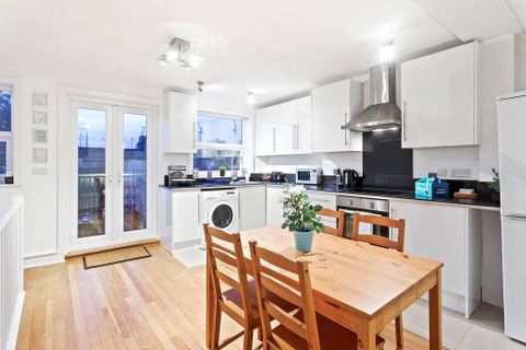 Thorparch Road, Battersea Park SW8