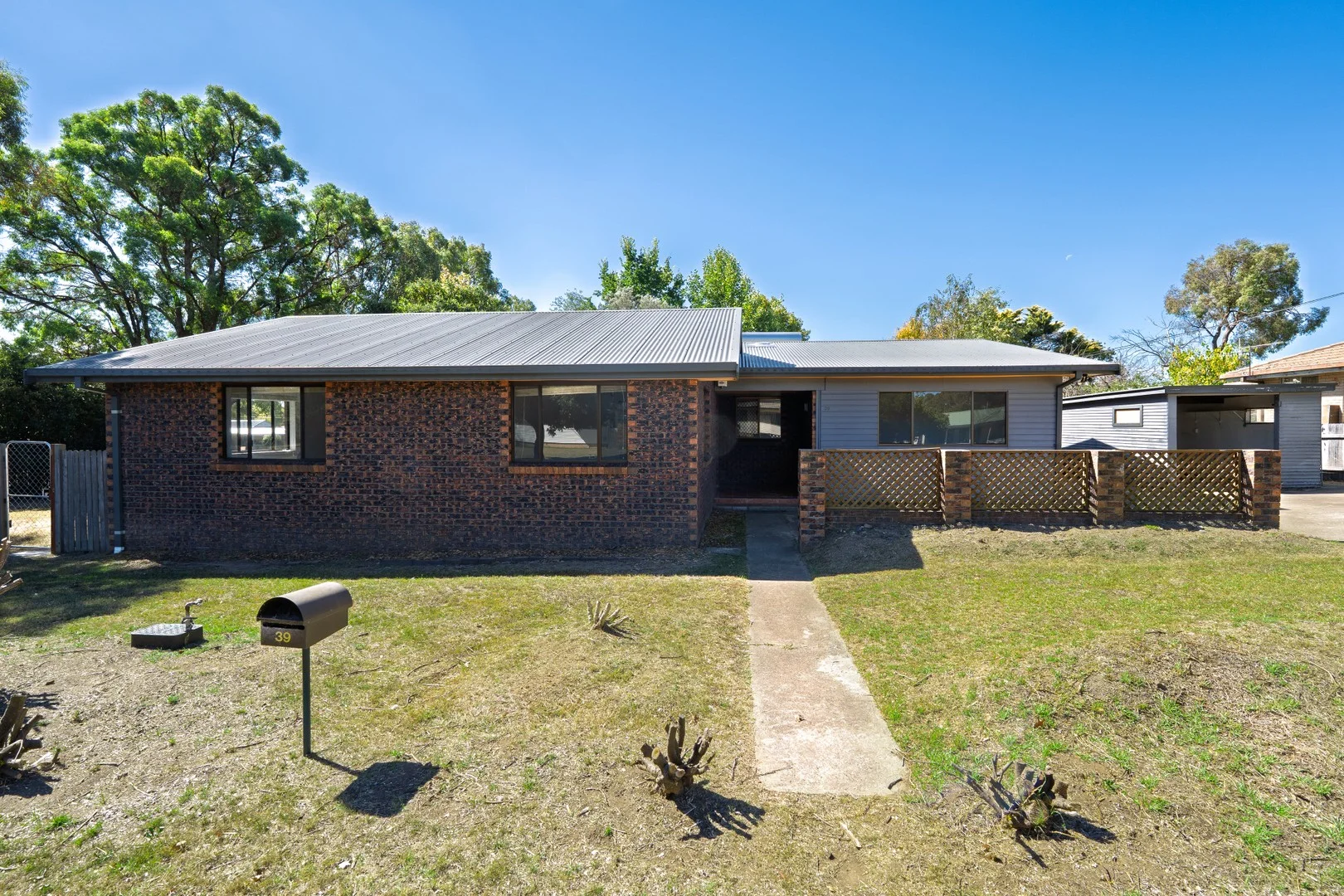 211 Chapel Street, Armidale NSW 2350