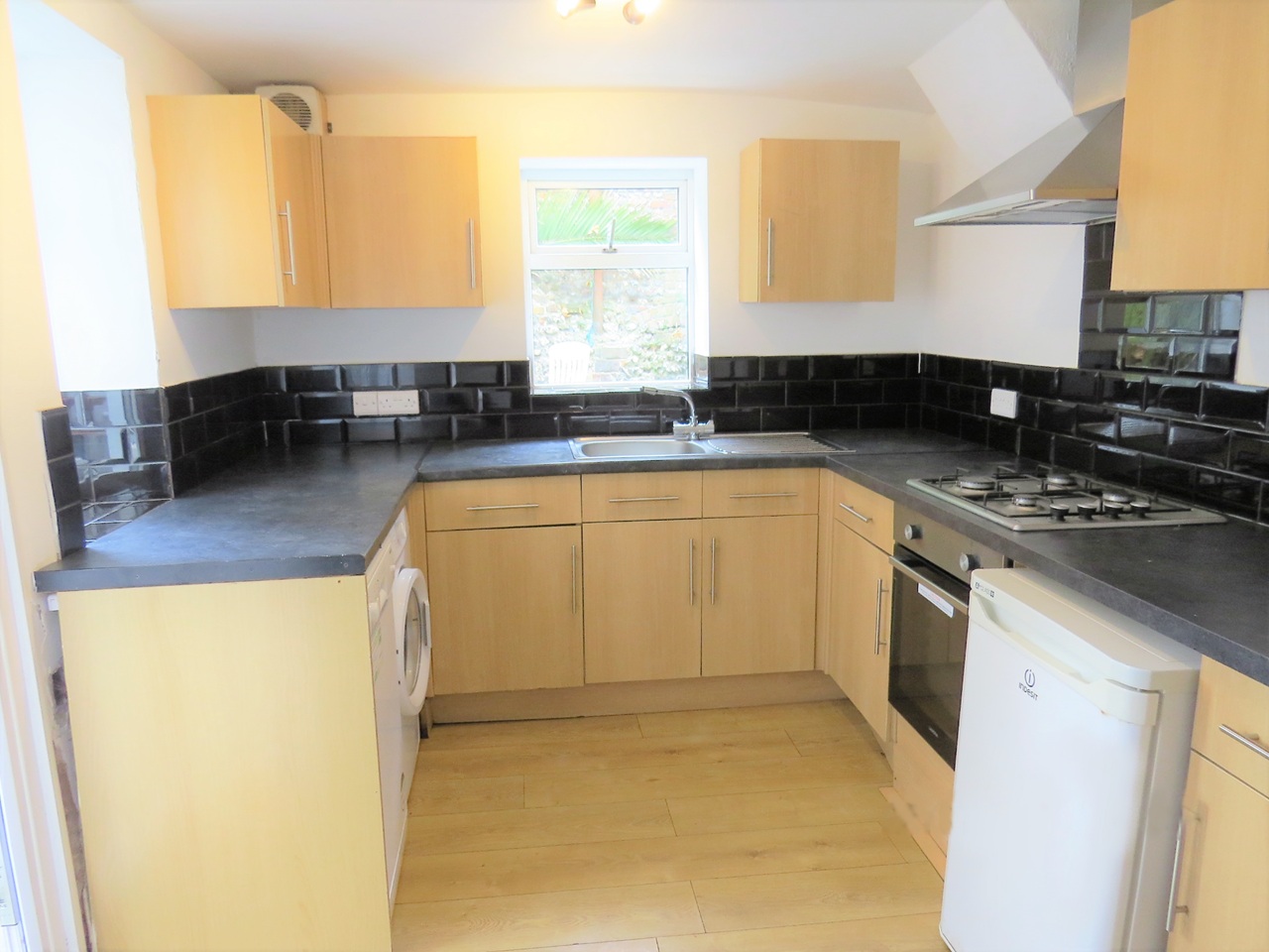 Room in a Shared House, White St, BN2, N1 7GU photo 5