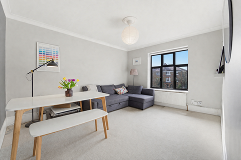 Arlington Court, Arlington Road, Twickenham TW1