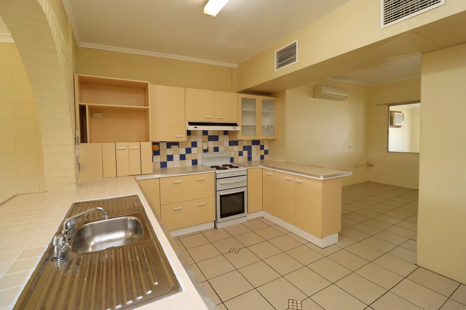 13 Lucy St, Mount Isa QLD 4825