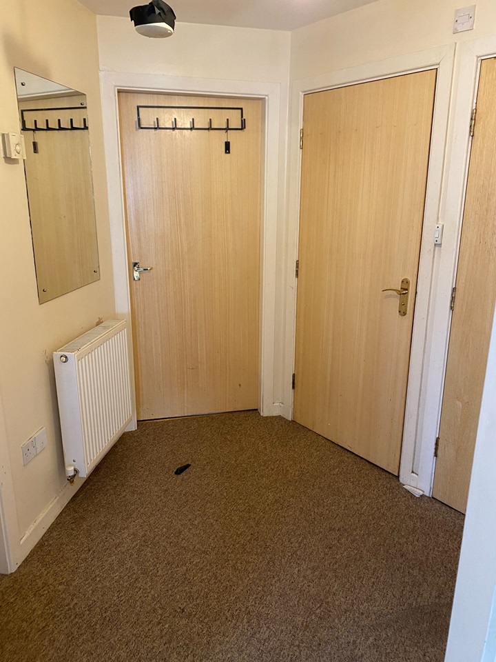2 Bed Flat, Newbold Walk, M15, N1 7GU photo 2