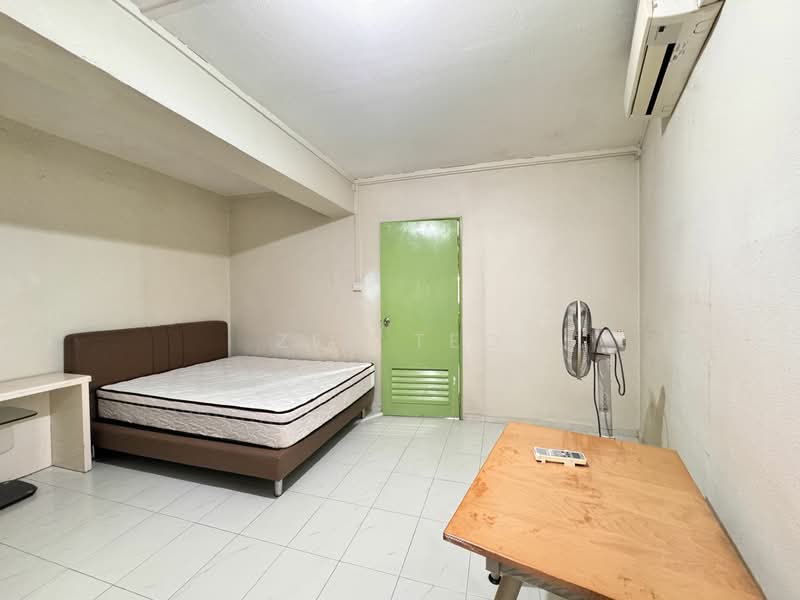 Additional image 2 of 418 Hougang Avenue 8