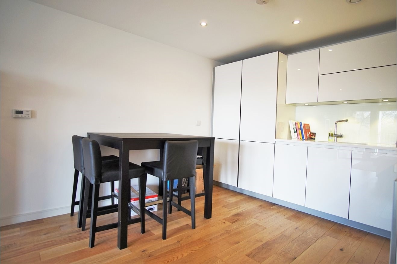 1 Bed Flat, Akerman Road, SW9, N1 7GU photo 3