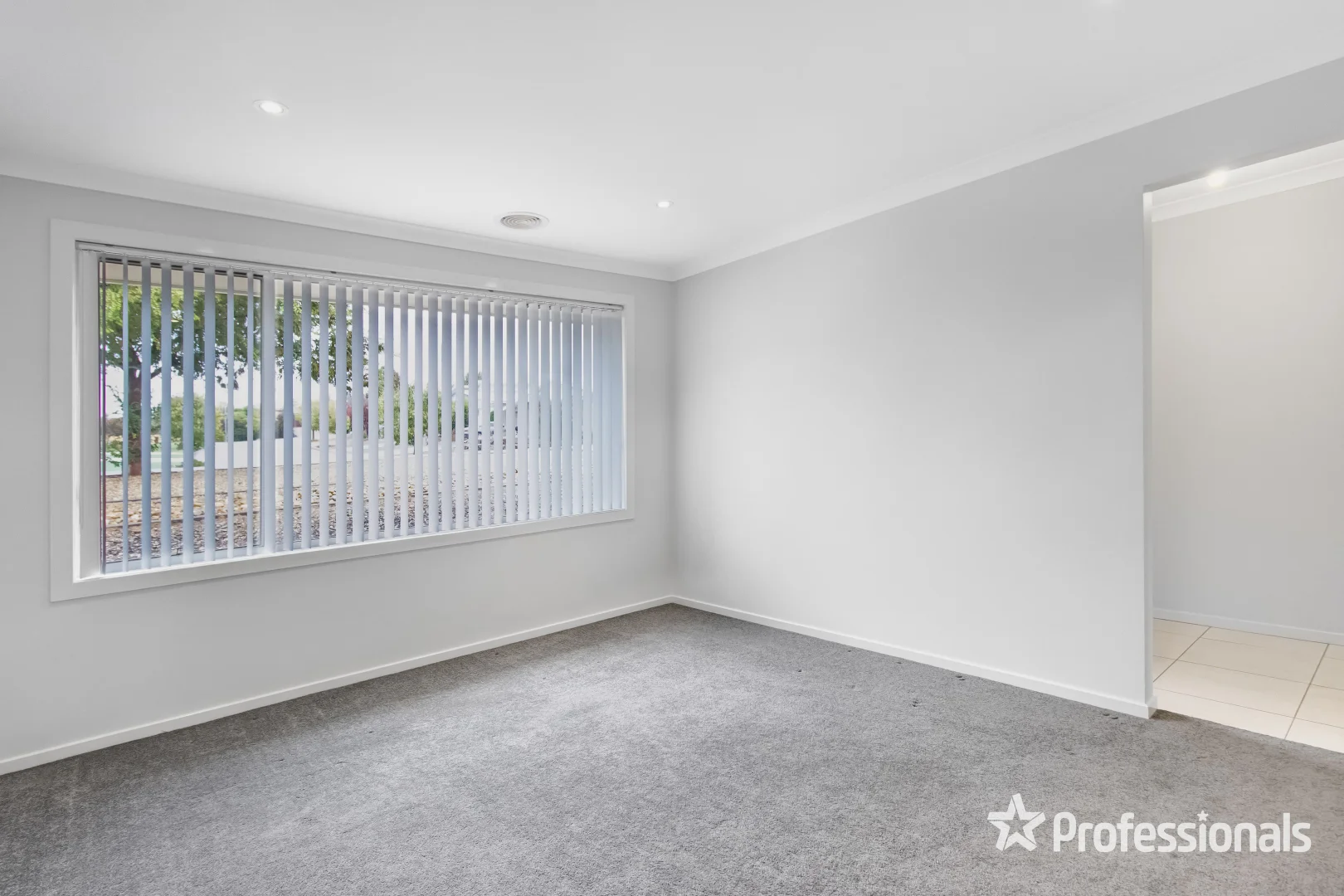 Additional image 2 of 16 Watson Boulevard, Lloyd NSW 2650