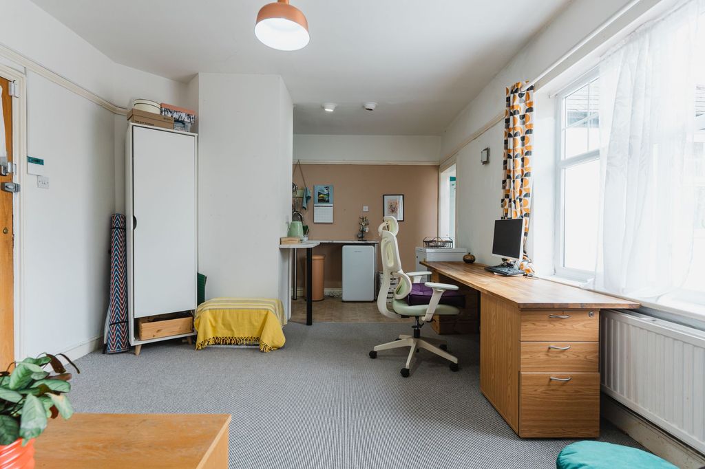 Additional image 2 of 1 bed flat for saleHolbrook Road, South Knighton LE2