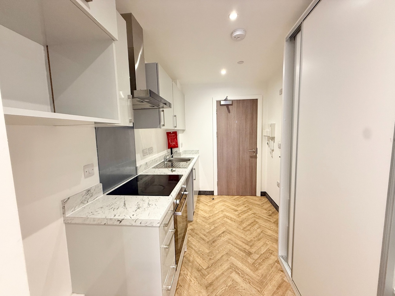 Studio Flat, Block A, LE1, N1 7GU photo 4