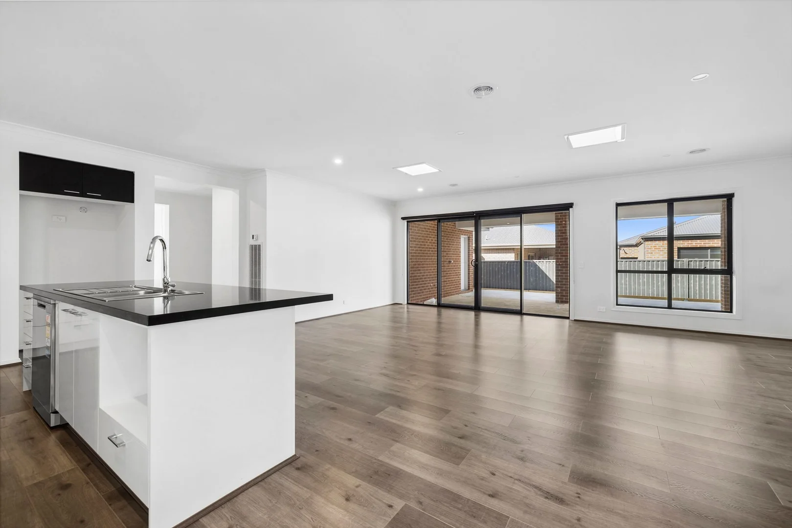 4 Mcleod Crescent, Lucas VIC 3350 photo 3