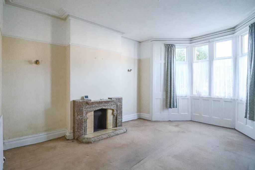 Additional image 2 of 2 bed flat for saleSevern Avenue, South Ward BS23