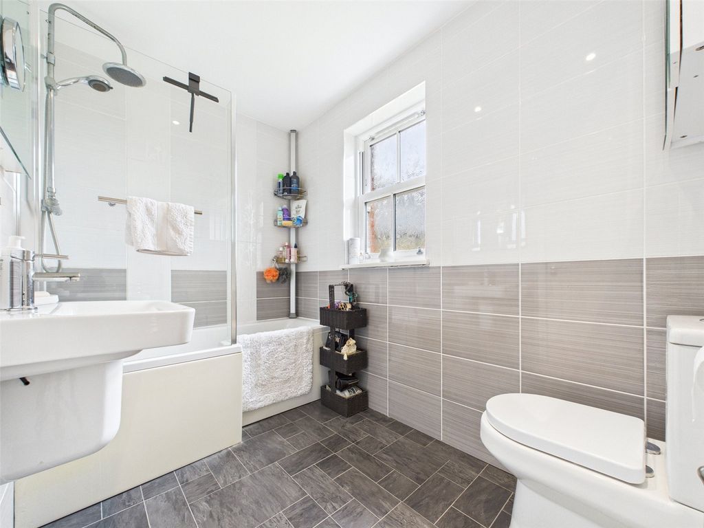 Additional image 9 of 2 bed flat for saleFernleigh Road, Wadebridge, Cornwall PL27