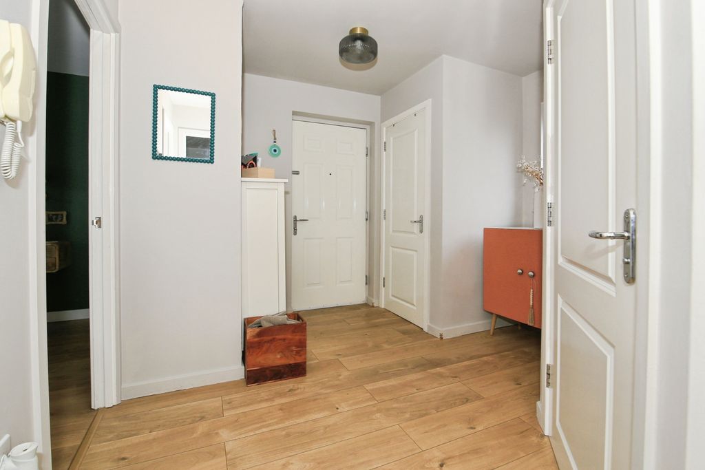 Additional image 14 of 2 bed flat for saleMolyneux Square, Peterborough PE7