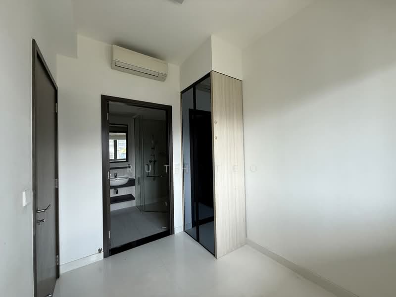 73 Oxley Rise photo 4