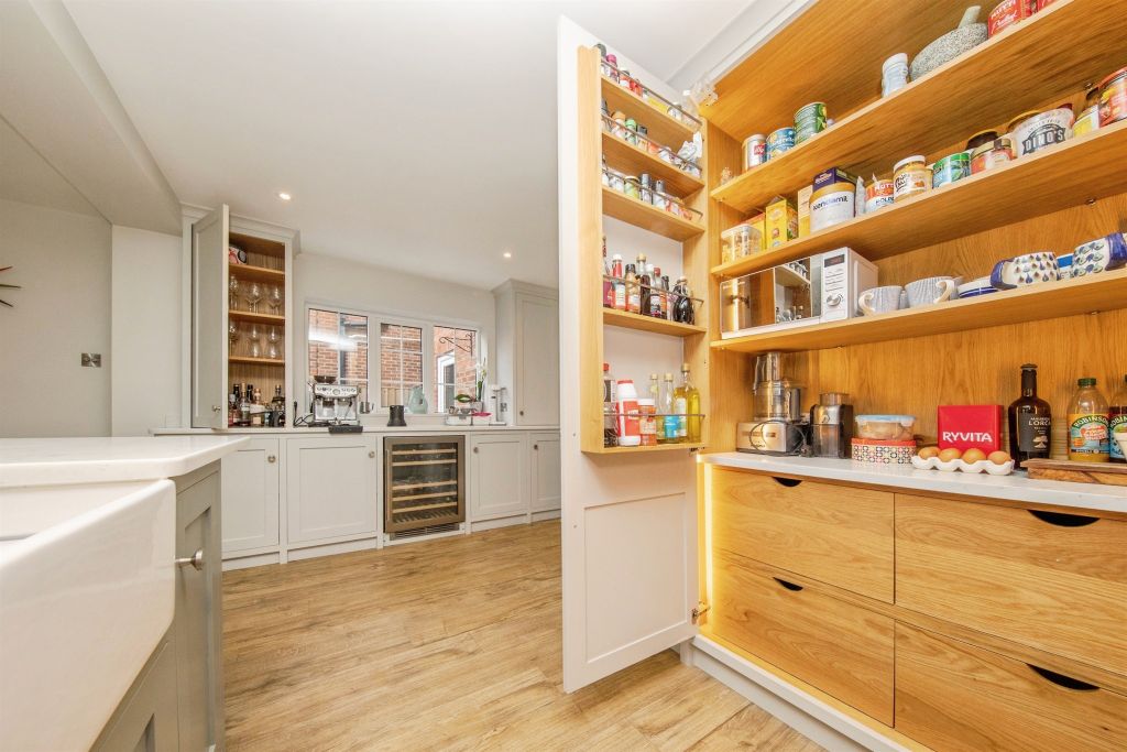 Additional image 9 of 4 bed detached house for saleIpswich Road, Holbrook, Ipswich IP9