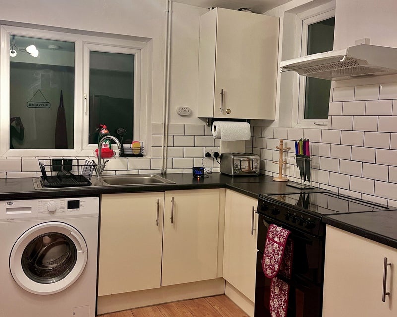 Room in a Shared House, Milton Road, CB4, N1 7GU photo 4