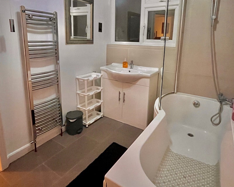Room in a Shared House, Milton Road, CB4, N1 7GU photo 3