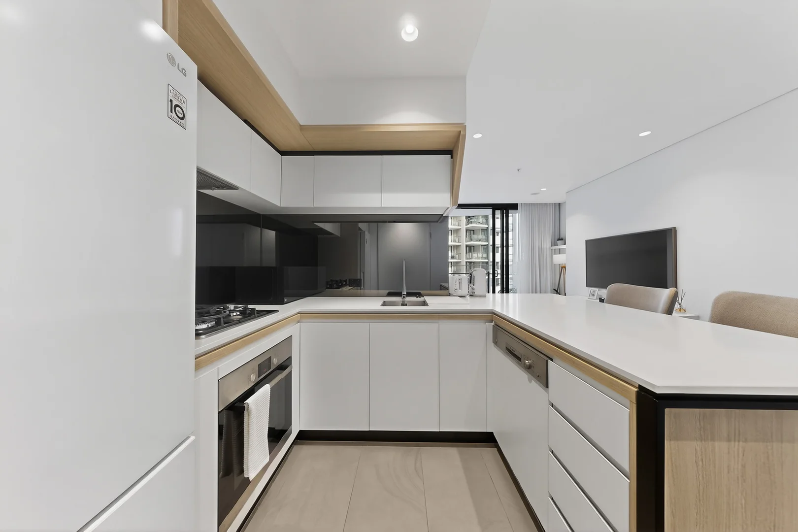 2202/111 Mary Street, Brisbane City QLD 4000 photo 4