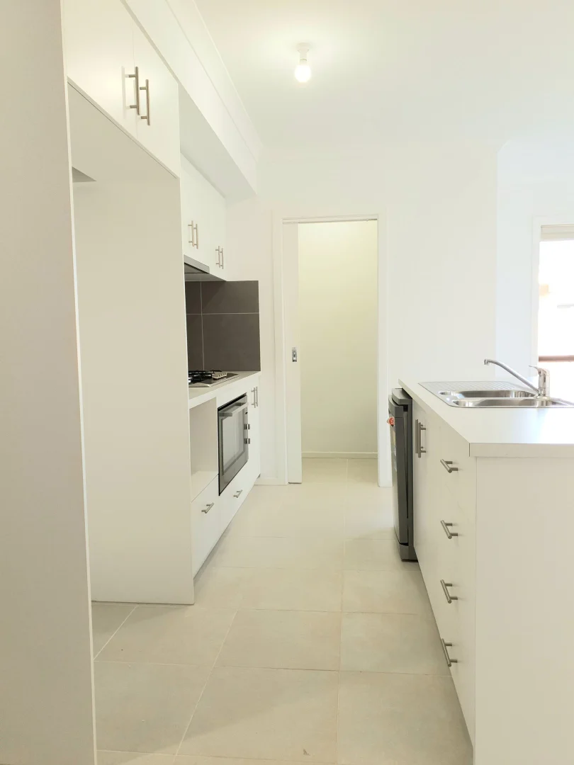 Additional image 3 of 11 Hocston Way, Thornhill Park VIC 3335