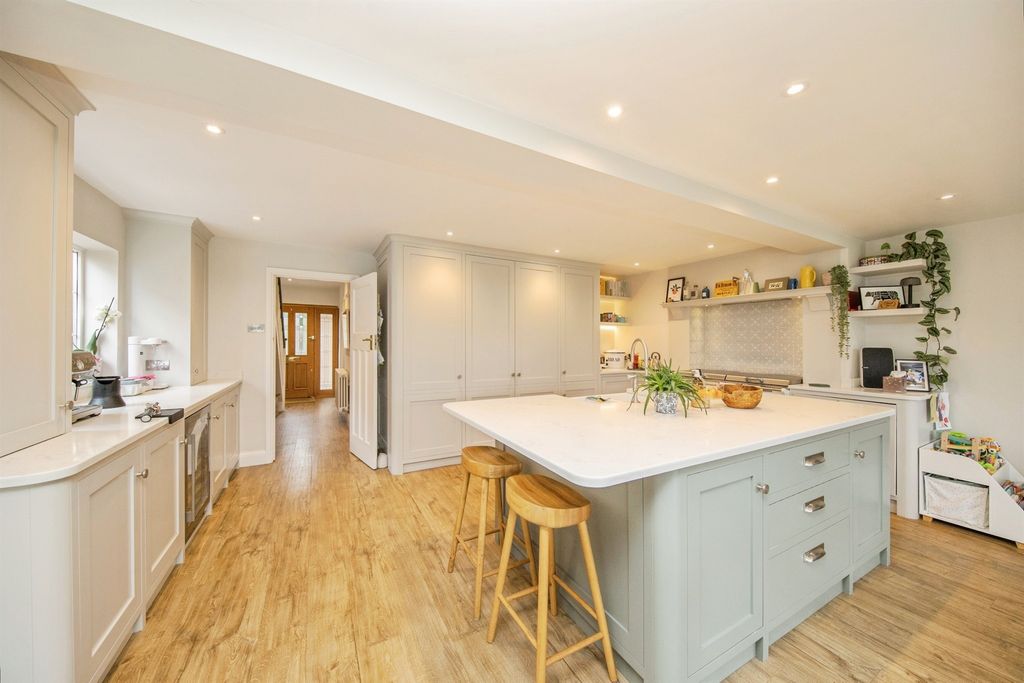 Additional image 2 of 4 bed detached house for saleIpswich Road, Holbrook, Ipswich IP9