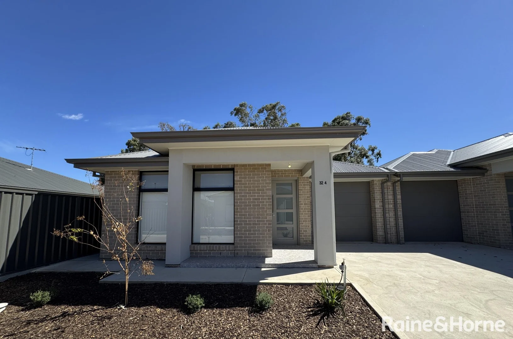 4/32 Hollow Drive, Andrews Farm SA 5114