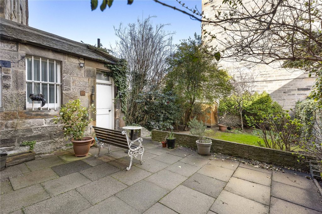 Additional image 2 of 4 bed flat for saleClarendon Crescent, West End, Edinburgh EH4