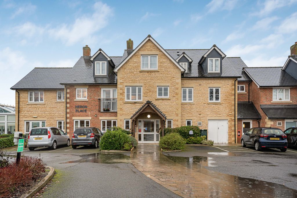 1 bed flat for saleHeron Place, Nurseries Road, Kidlington OX5