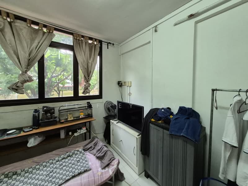 644 Hougang Avenue 8 photo 2