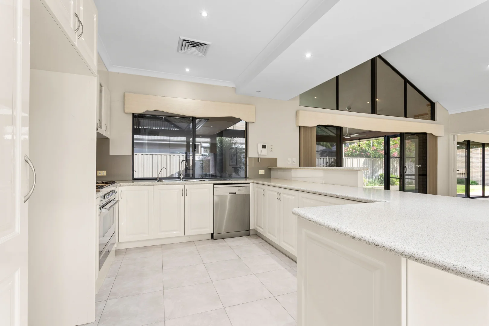 Additional image 4 of 42 Zlinya Circle, Spearwood WA 6163