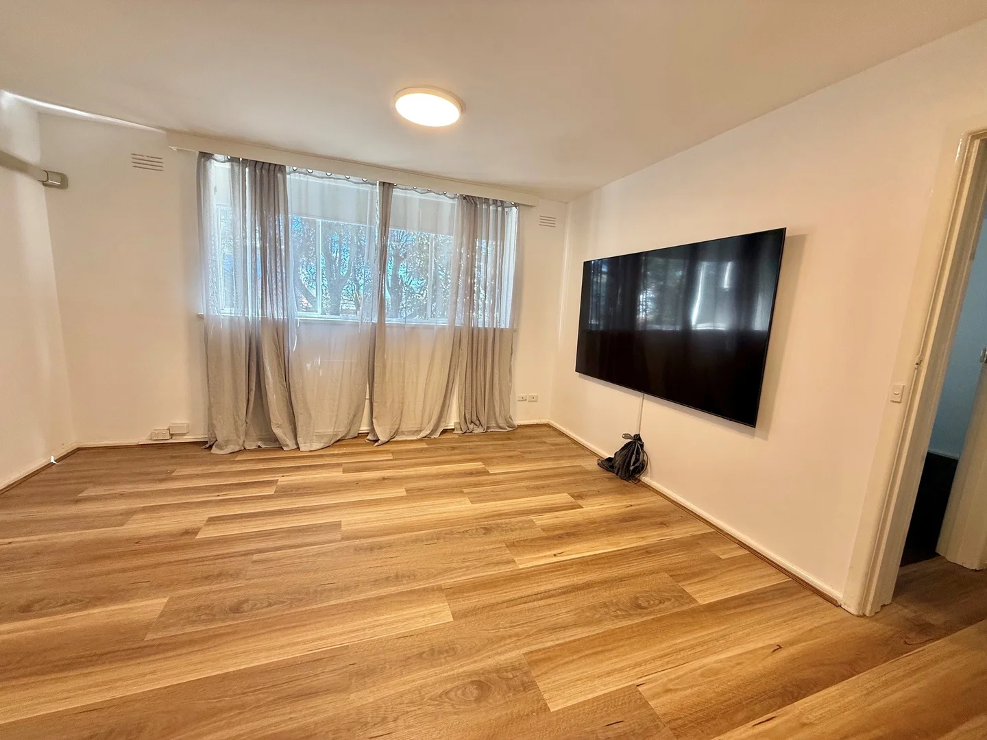 2/118 Holmes Road, Moonee Ponds VIC 3039 photo 3