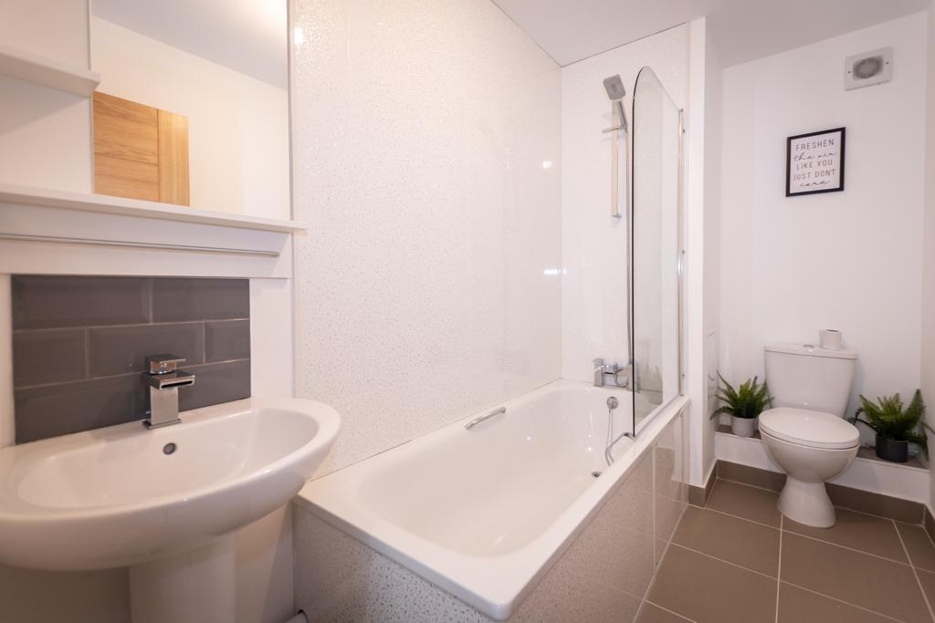 Additional image 3 of 2 Bed Flat, Atlantic Mansions, SO14, N1 7GU