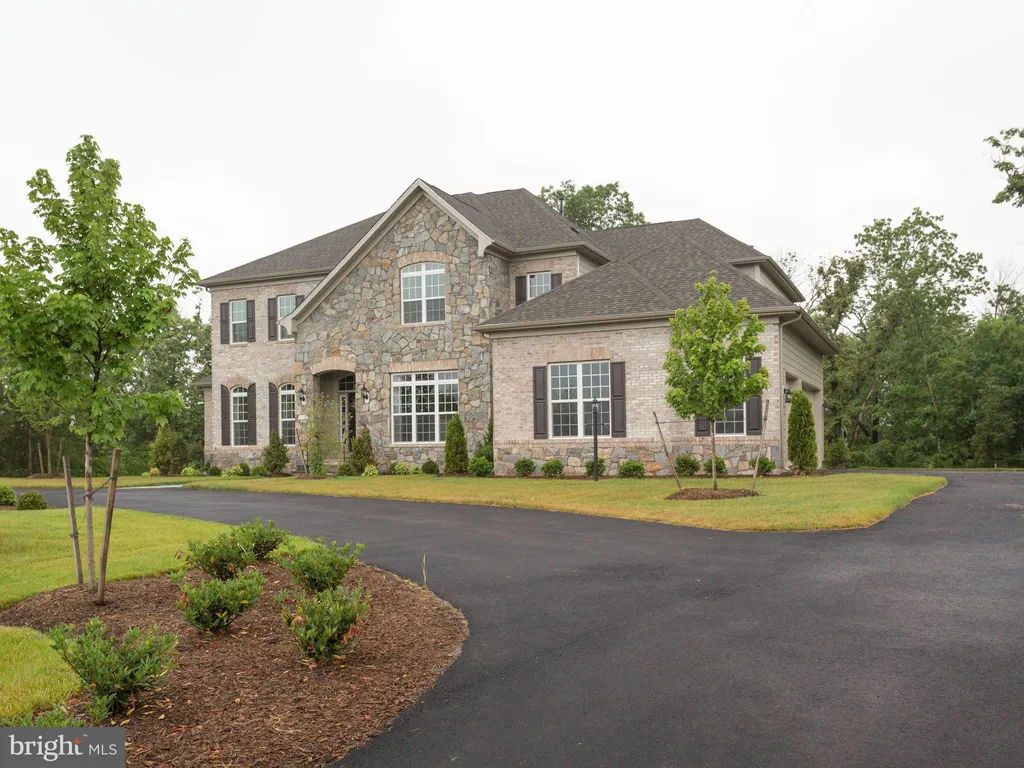 6516 Bull Run Woods Trail, Centreville, VA 20120