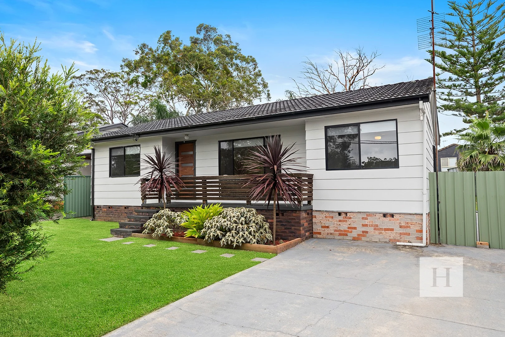3 Birdwood Dr, Blue Haven NSW 2262