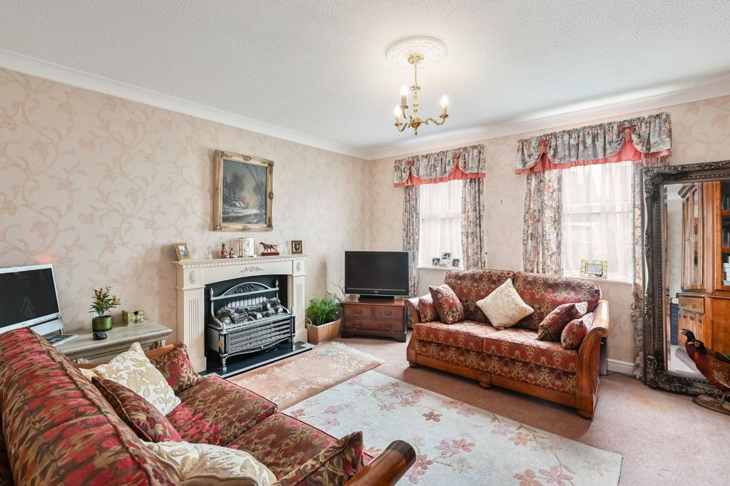 Additional image 4 of 2 bed flat for saleBarbican Mews, York YO10