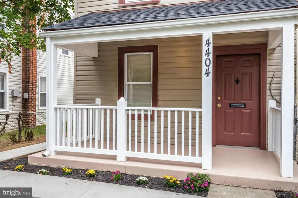 4404 Hayes Street NE, Washington, DC 20019