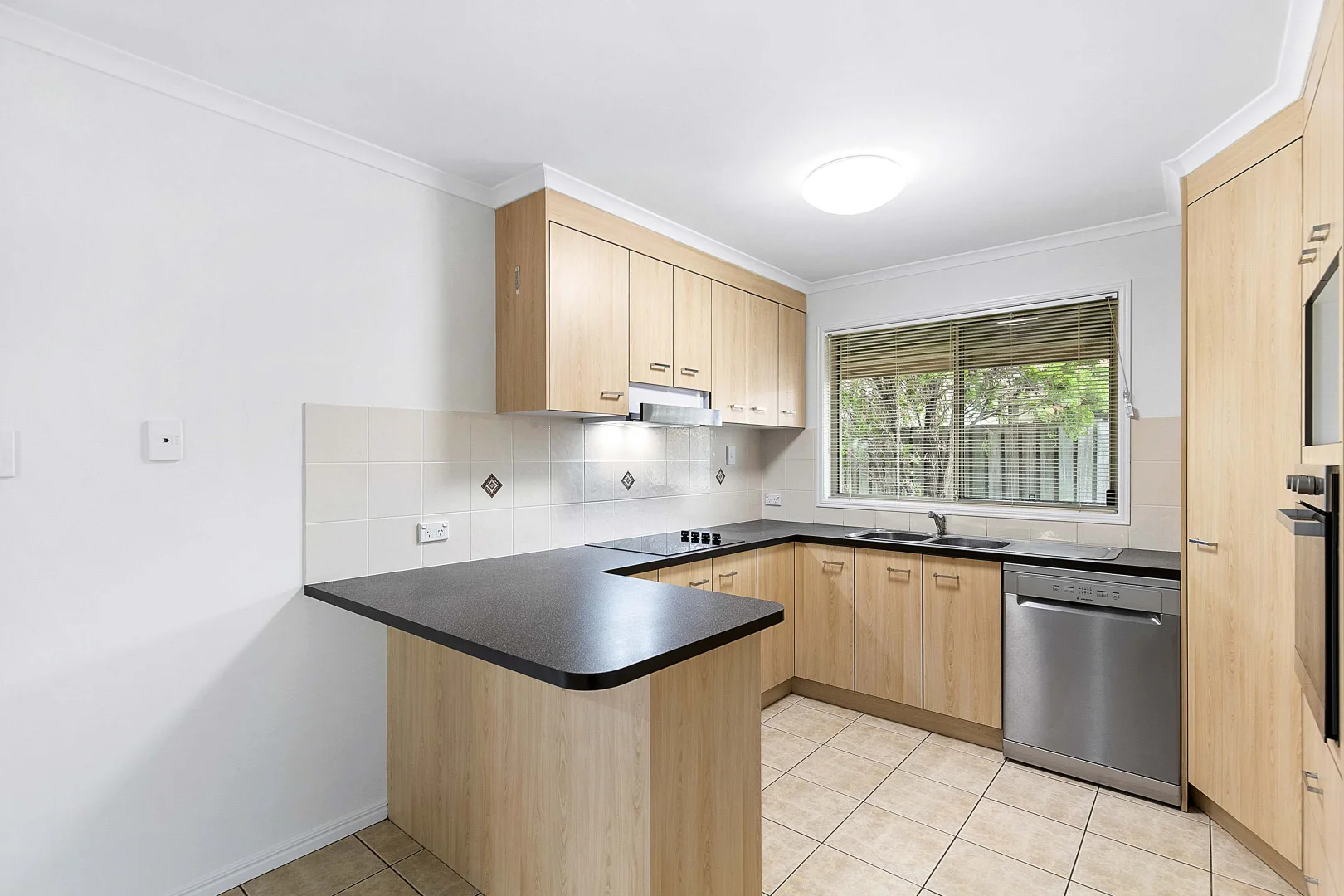 38 Endeavour Way, Eli Waters QLD 4655 photo 5