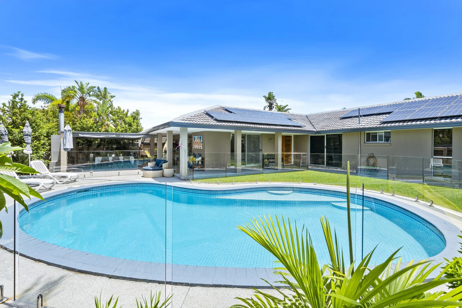 24 Dunkeith Avenue, Benowa Waters QLD 4217