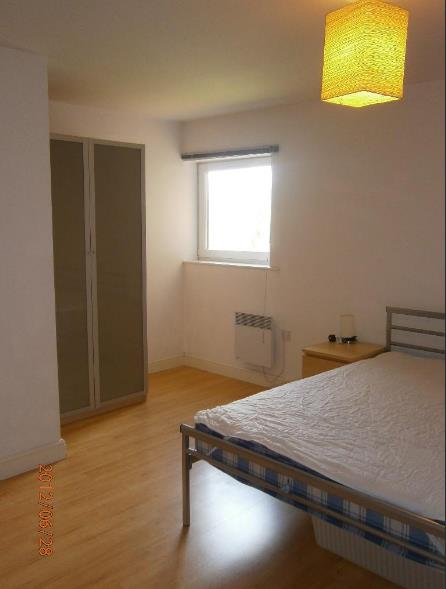 2 Bed Flat, Moss Lane East, M14, N1 7GU photo 5