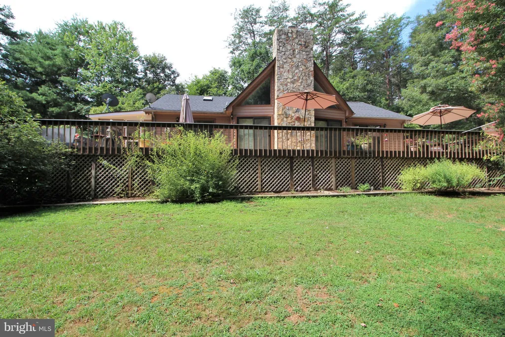 839 Anna Coves Boulevard, Mineral, VA 23117