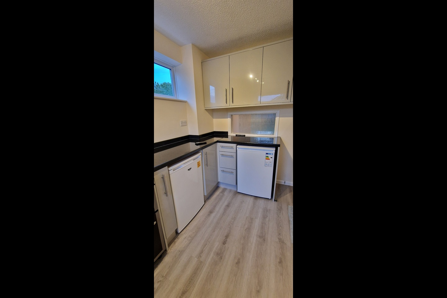 2 Bed Semi-Detached House, Abbots Close, CB4, N1 7GU photo 3