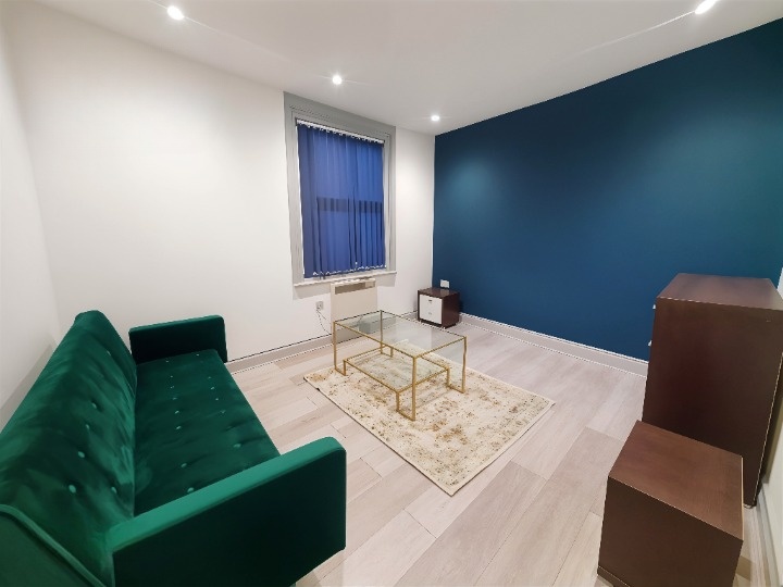 Additional image 4 of 3 Bed Flat, Castle Street, RG1, N1 7GU