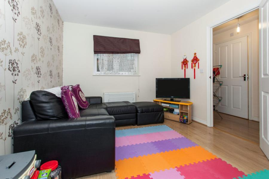2 Bed Semi-Detached House, Rosehip Road, CB4, N1 7GU photo 3